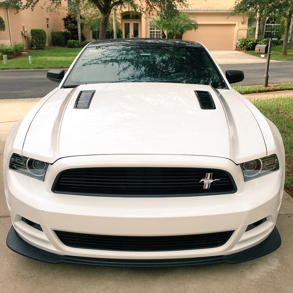 mvanoverPGA's tweet photo. The Sunday ritual. #cleancar @Mustang_Klaus @BecauseMustang @Mustang_Porn @StangShoutouts https://t.co/ZkvuWTojWT