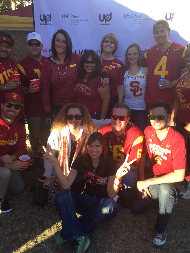 CoachAngieSimp's tweet photo. @UscUpd @usc_healthmgmt @USCPrice First EVER EMHA/MHA/Alumnae Tailgate w/ 200 Trojans! 40 EMHA Exec Students! https://t.co/u3zD0tmC8w