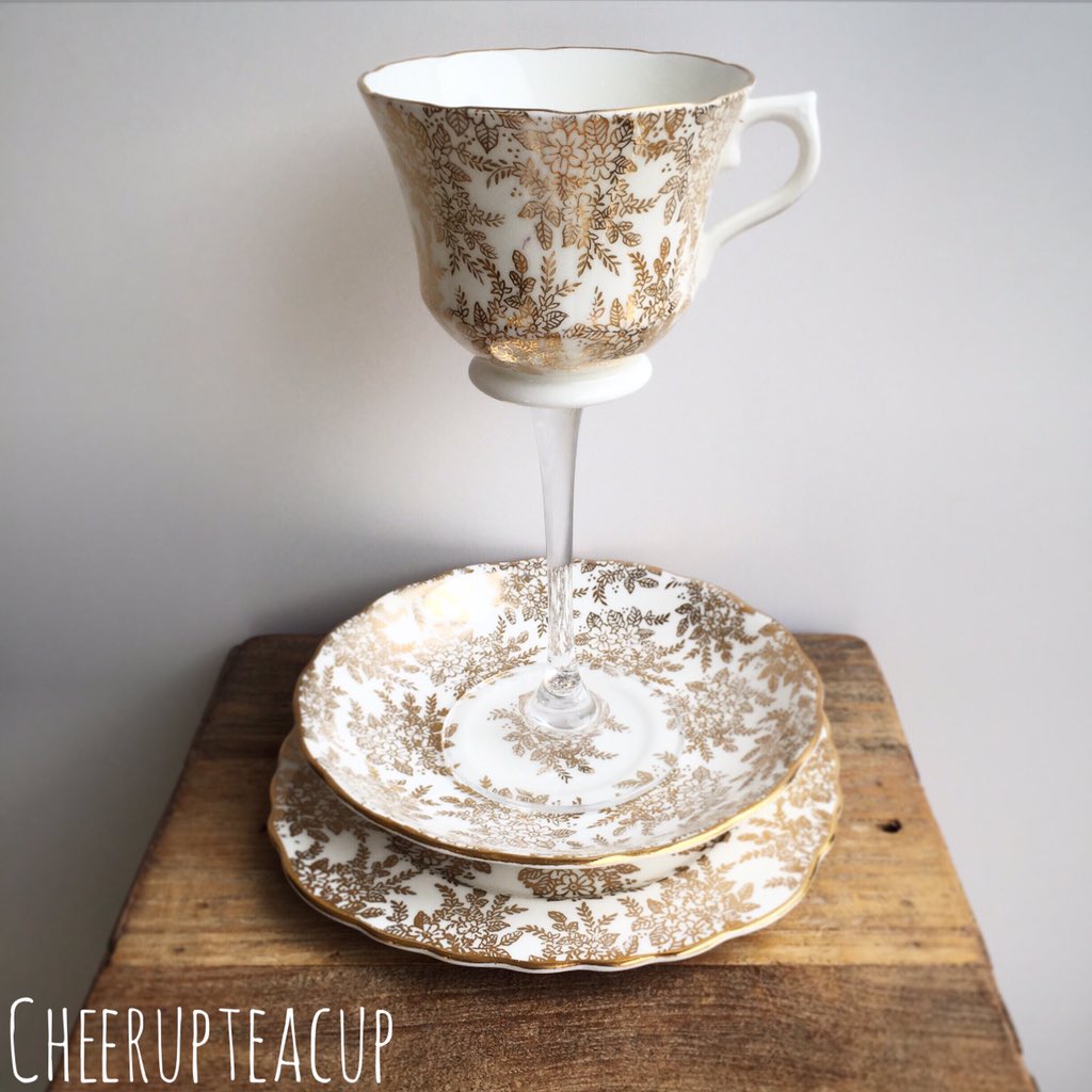 Our teacup wine glasses make amazing bridesmaid gifts, or on the top table at a vintage wedding #crafthour