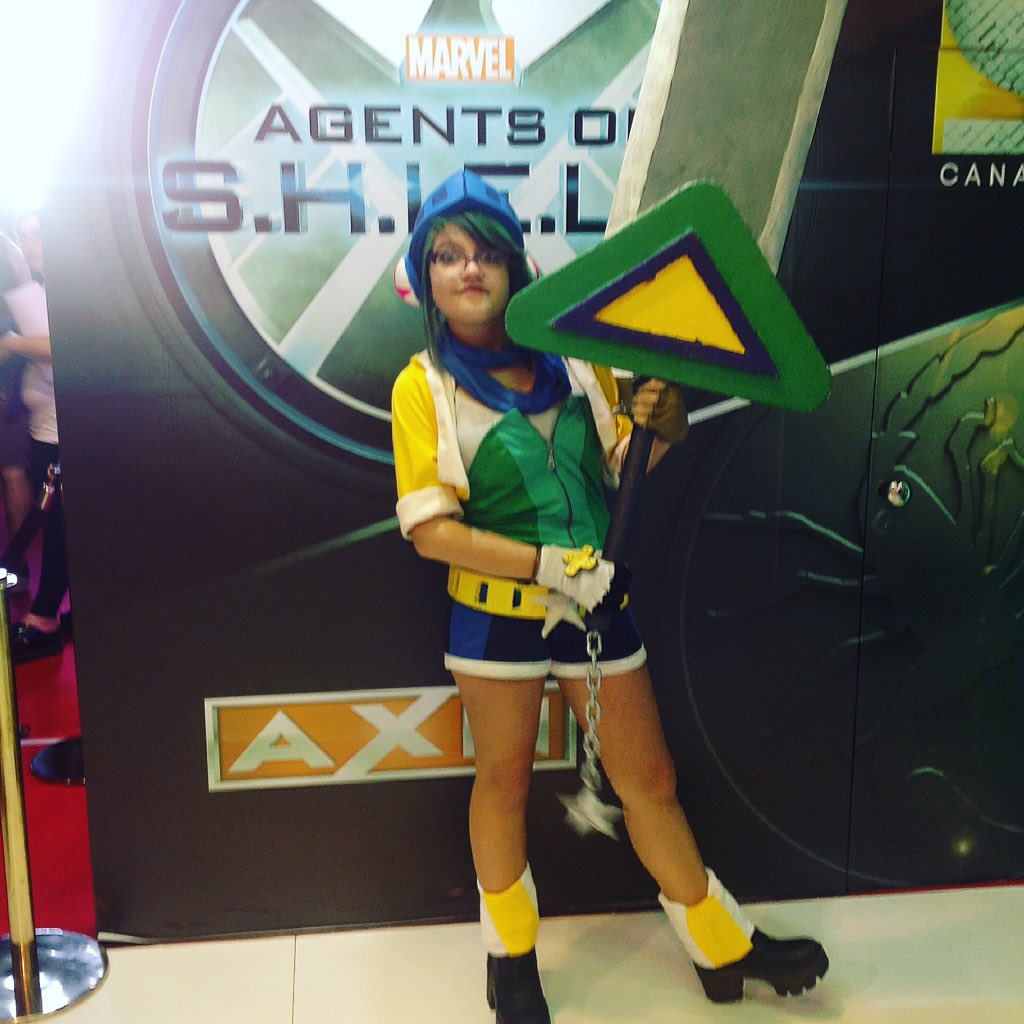 AXN_LA's tweet photo. En el último día de la #comicconaxn los cosplayers siguen visitando nuestro stand! # https://t.co/Us93qs46DI