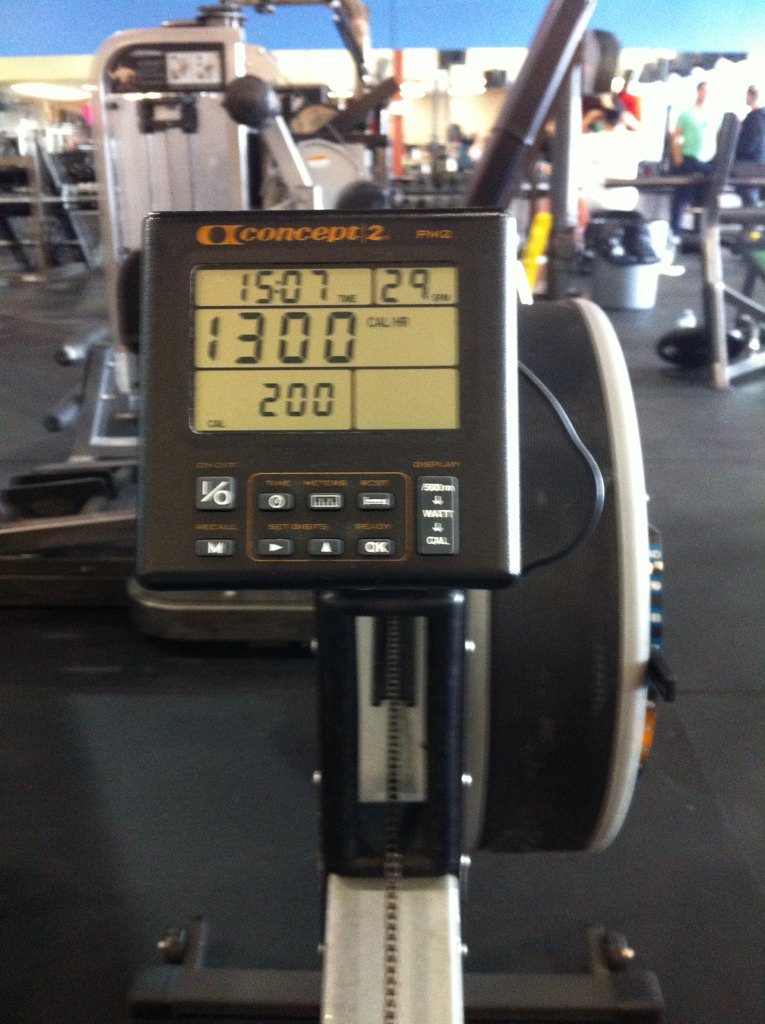 MrSmithBWA's tweet photo. #Movember2015 Day 8: cutting todays post workout cardio short for some #reportcardcomments & @buffalobills football https://t.co/8OBdhdIyLT