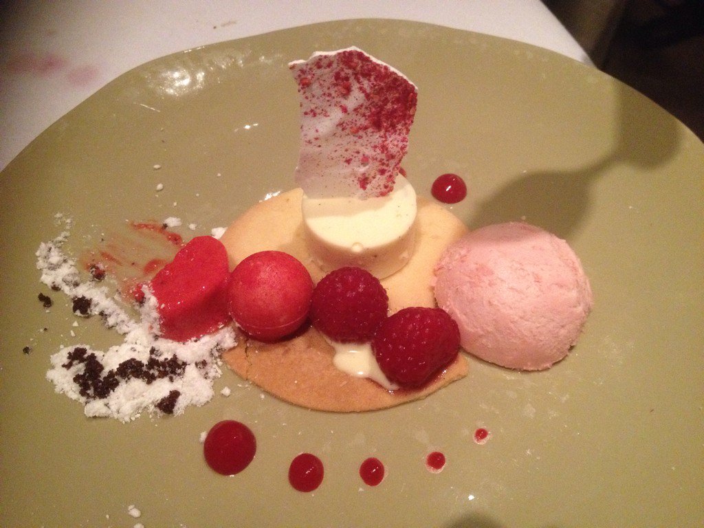 BillyKeady's tweet photo. Wonderful dining experience last nite @macneanhouse with @eefs_k #21st &amp; @orlsK9 thankyou @nevenmaguire &amp; staff https://t.co/IImiHGnWeS
