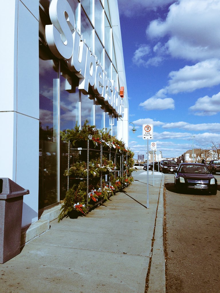 RubinaAhmedHaq's tweet photo. Nice day for my weekly grocery shop. Take a list, make a meal plan, use coupons & your #PCFWorldElite & save money. https://t.co/i4DFQNoyTz