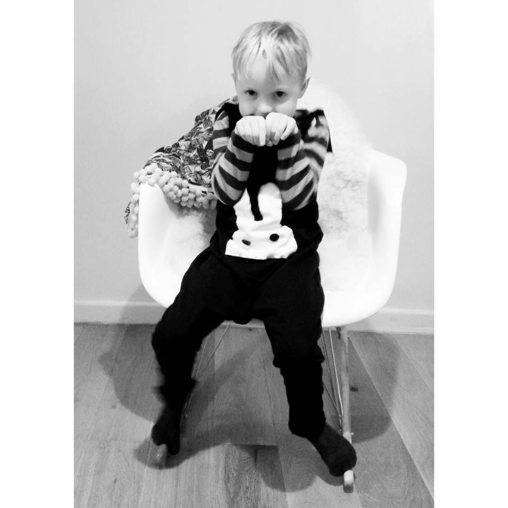 Alexandherboys's tweet photo. Bunny boy! #famstyle #madeintheuk #madeinireland #bunny #handmade #bunnydungarees #monochrโฆ https://t.co/pDJP7ULZhZ https://t.co/rsMAh27iGB