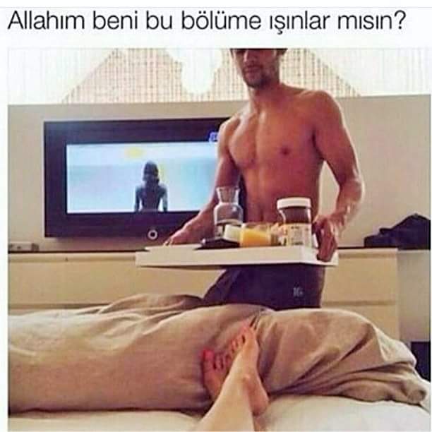 Мужчина проснулся. Смотрю как у него встает. Джим керри на кровати. Смотрю как у него встает. Картинки чтобы встал.