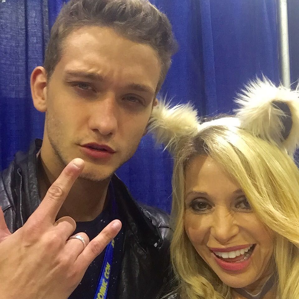 RealEGDaily's tweet photo. Hangin w Cody  #codysaintnew #RICC #teenwolf  @teenwolf #Dottie #TommyPickles #rugrats https://t.co/mp5EPwrf1K https://t.co/8yvUXPvto9