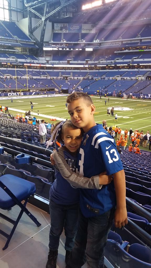 MrsDANthony2's tweet photo. They're ready for game time! #coltsnation #INDvsDEN https://t.co/ADrU3E9QCw