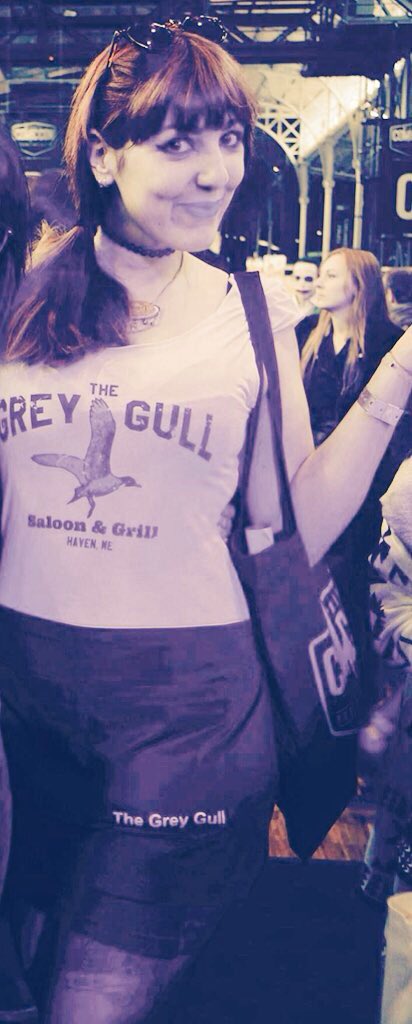 CaulierI's tweet photo. Happy birthday ma serveuse préférée du Grey's Gulls @Ginger_Sylia 🎉🎂🎁🍸💋💋💋 https://t.co/3jKfsVZSRX