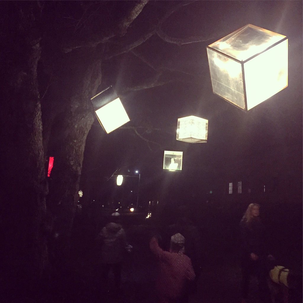 OksanenHanna's tweet photo. Magical Fire&amp;Light at #fiskarsvillage #lanternpark #artlanterns https://t.co/L02nCCorN7
