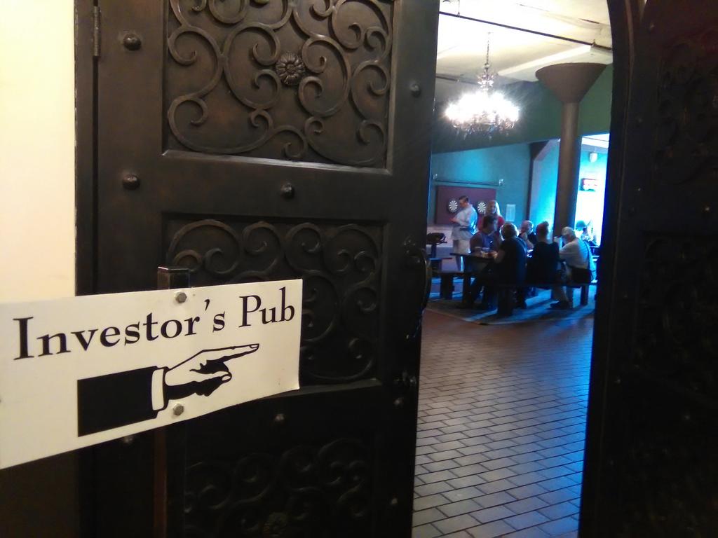 BBQBryan's tweet photo. VIP at today's #houbbqthrowdown were treated to private seating at Saint Arnold's brewery, with their own bar https://t.co/OhQZtivKVw