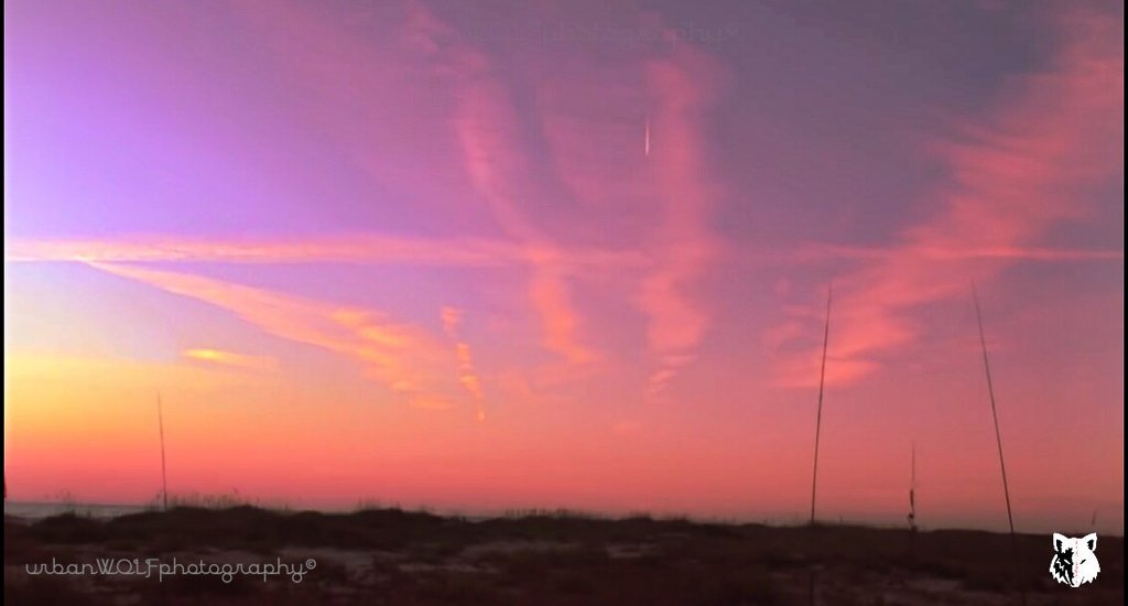 uwp_uk's tweet photo. @dailyp my #dpSKYTRAILS entry trails at #sunset https://t.co/aM6ViFjFXi