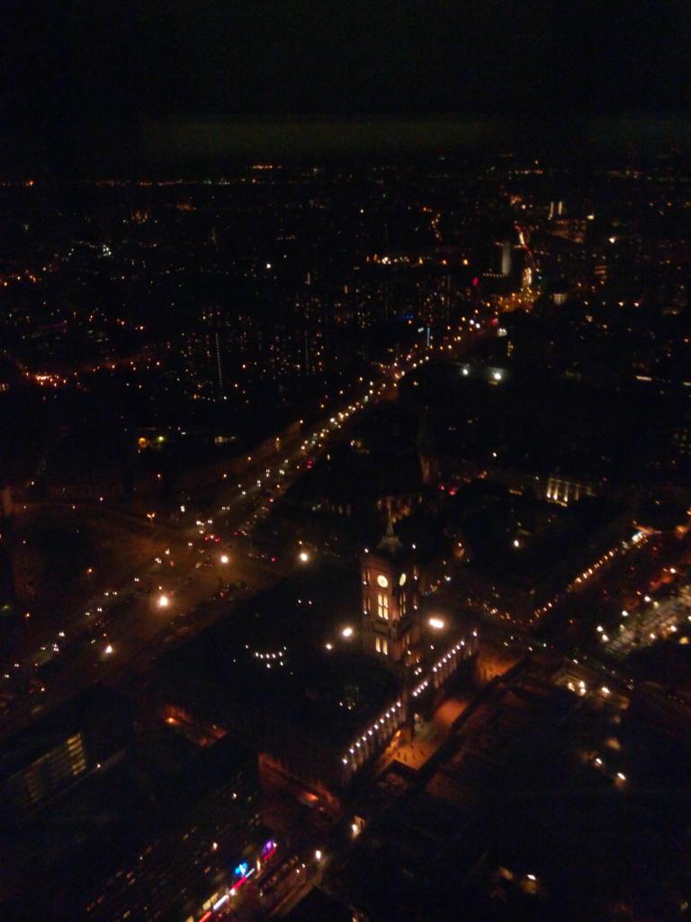 m_osnaghi's tweet photo. Night in Berlin magic atmosphere #freedomsundays #life @MyRetailCoach @GianCrown @elenadavsar https://t.co/KRqjZa2XRg