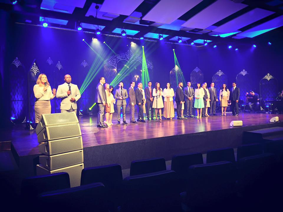 TVNovoTempo's tweet photo. Começou o culto de lançamento do DVD #Adoradores2. Assista pela @TVNovoTempo ou no site https://t.co/NHTuBEURoK https://t.co/YNk2VZZjHj