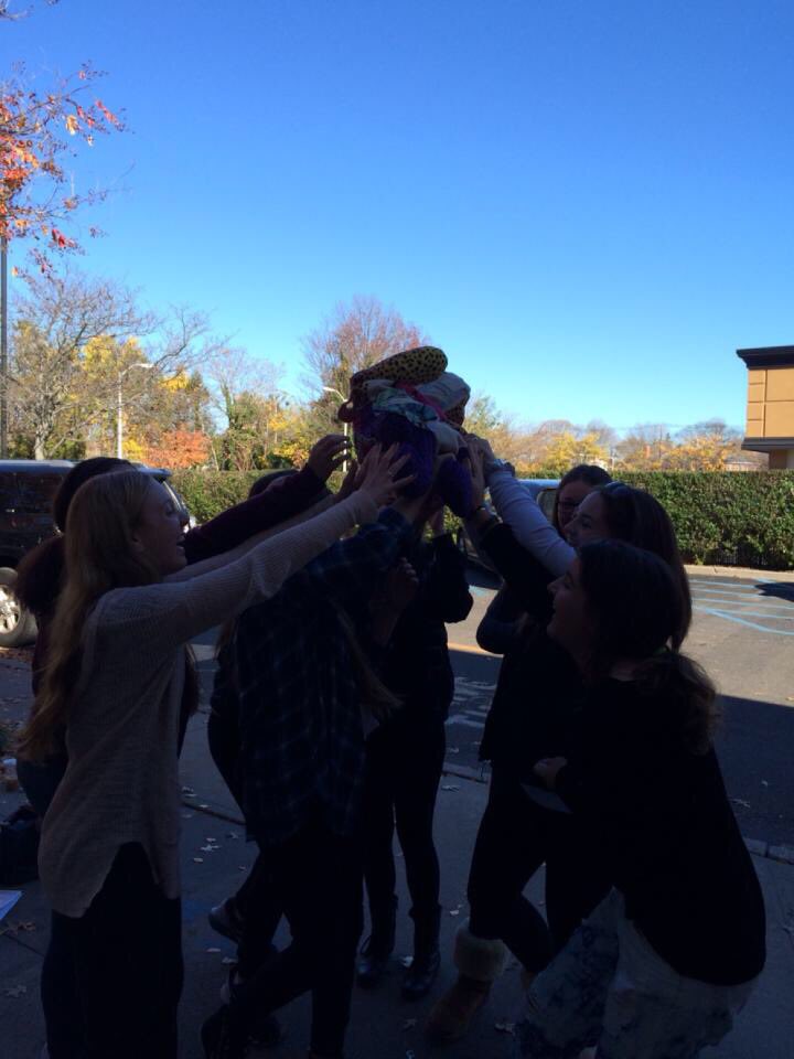 NSRNsiah's tweet photo. WHO'S GONNA WIN THE BEAR?!? come to winter convention 2k15 to find out!! sign ups close in one week!! https://t.co/l9y0ermi5v