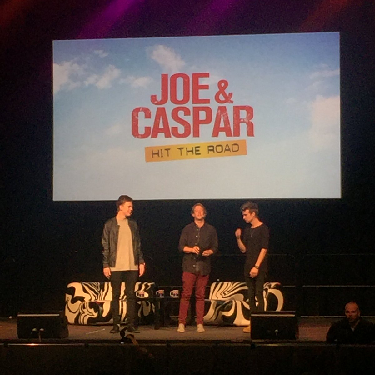 thisisamplify's tweet image. Have you got a question for @Joe_Sugg &amp;amp; @Caspar_Lee? Then tweet them to us using #AmplifyJASPAR 👌✨