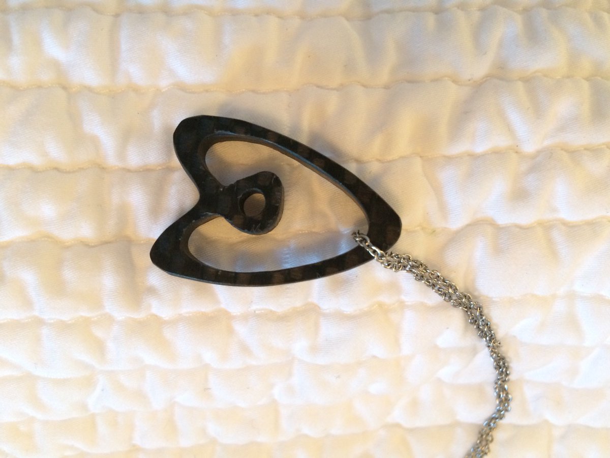 LeapTechLLC's tweet image. Did you know #CarbonFiber can be made into jewelry? We made a necklace from @BoeingAirplanes #Dreamliner material!