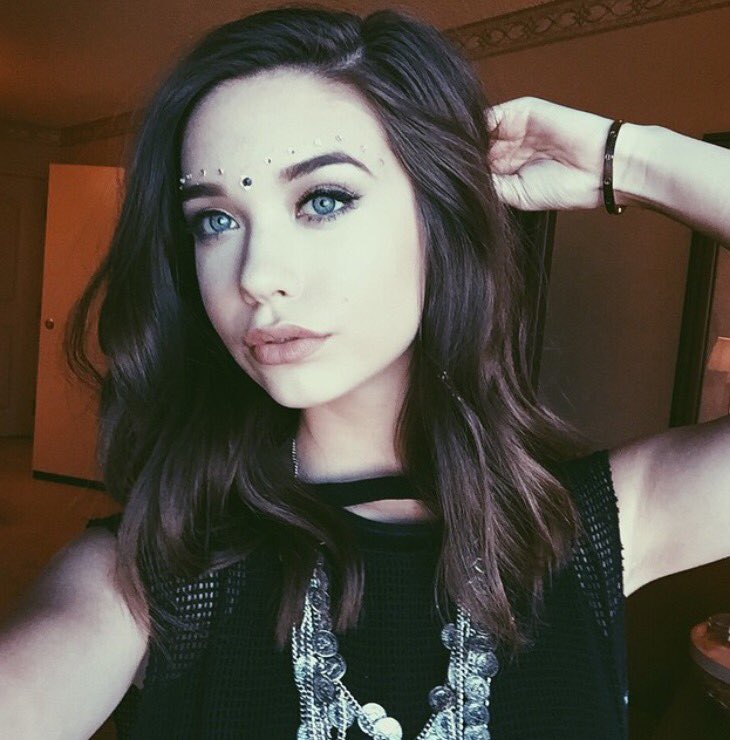 Beh0ldShady's tweet photo. New fake .
•descriptive 
•literate
•any ship https://t.co/klBgCOUWxw