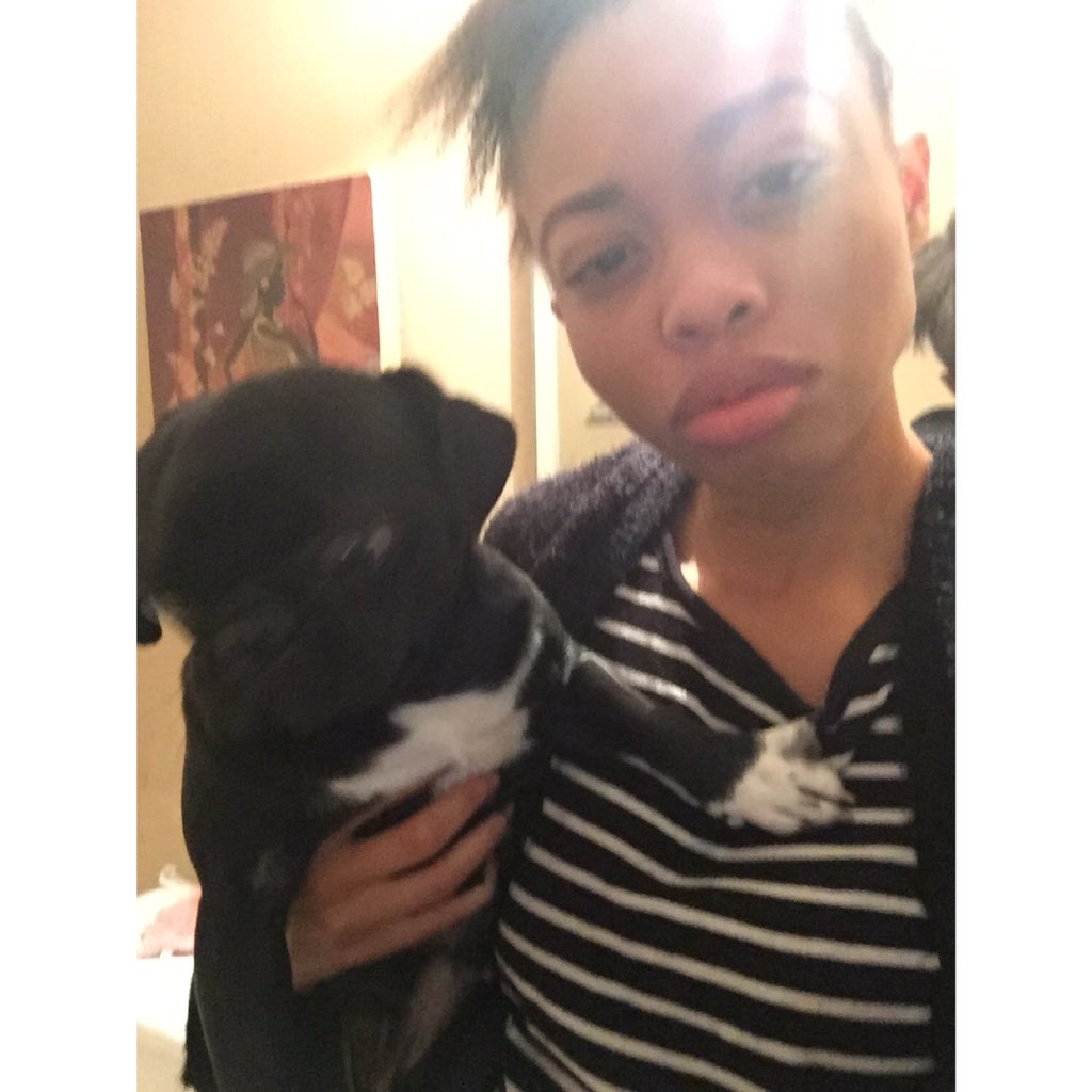 theMaryeliza's tweet photo. When your sisters dog doesn't want to Pug with you 😓 https://t.co/hcUUHufgPF