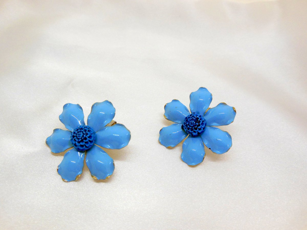 Vintage Metal Flower Earrings Blue and Gold Clip on etsy.me/1dZXkx1 #Etsy #LargeFlowerEarring