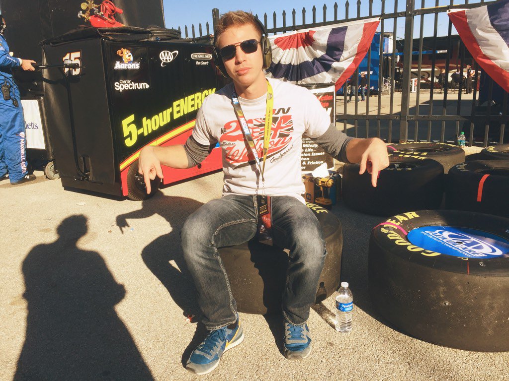 LukeBetchner's tweet image. I think I figured out the best way to keep tires warm. @NASCAR @5hourenergy