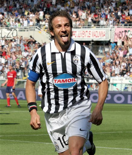 \"A true gentelman never leavs his lady\" - Alessandro Del Piero 

Happy birthday Captain, Leader, Legend.. 