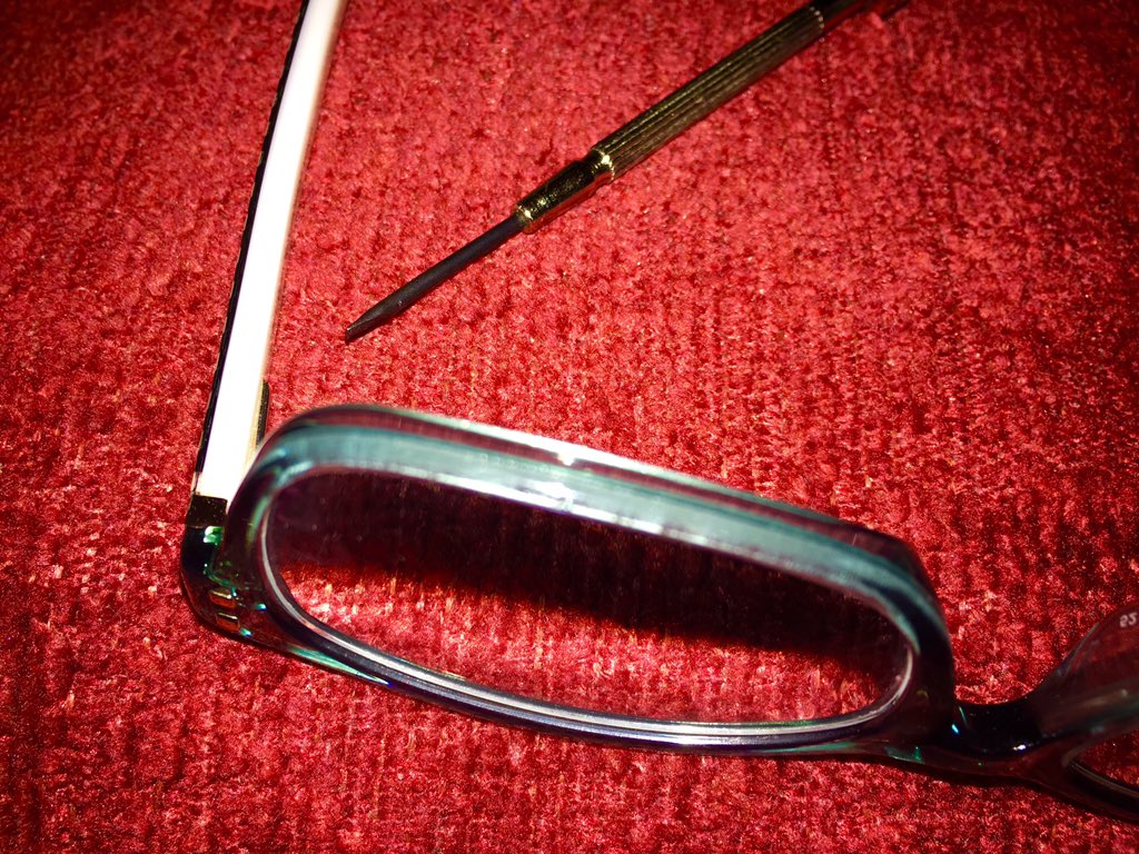 Sandy_Mackey's tweet photo. Sheesh!! Trying to tighten the screws in my glasses without wearing my glasses..... #gettingaheadache #needreaders https://t.co/cql0UblSvF