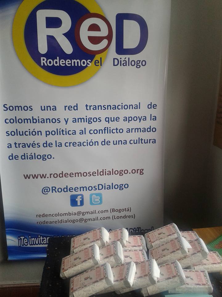 GwenBurnyeat's tweet photo. #Chocopaz! Veniendo chocolate y apoyando la difusión del conocimiento sobre el proceso de paz con @RodeemosDialogo https://t.co/8By0fRAqRa
