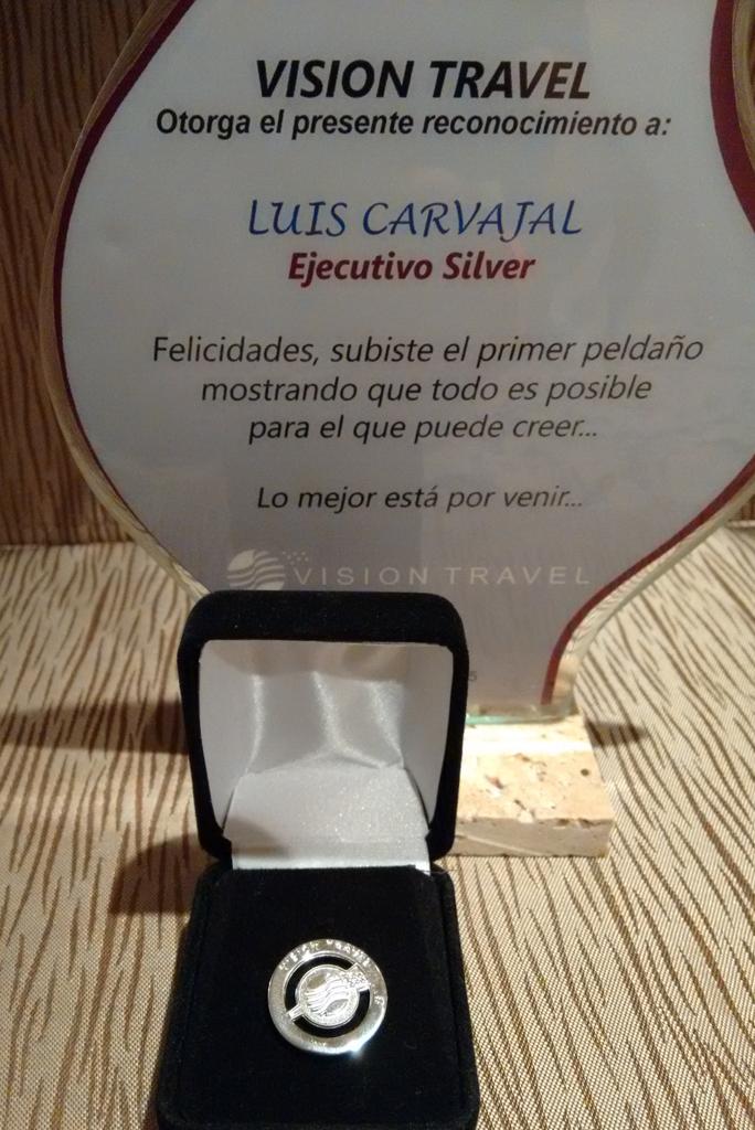 lecarva's tweet photo. Gracias a Dios, a ti Mi Amor, familia, amigos, a los que creemos y a los que dijeron NO. 1er Logro. #convencion2015 https://t.co/KL0aowYbDY