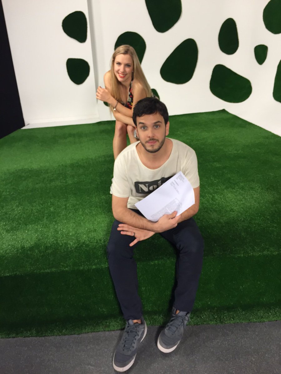 YAAA arrancamossss #TigresenRed por @somoszonanorte y tigretv.gob.ar con <a href="/flor_cappiello/">Florencia Cappiello</a> y <a href="/FelixValiente/">Félix Valiente</a>