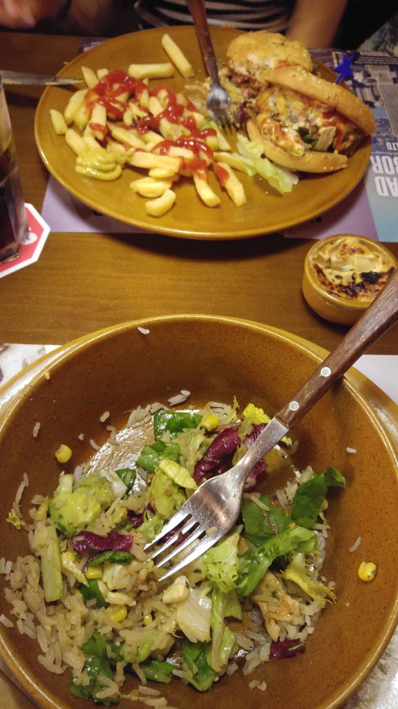 Cenita rica de celebracion <a href="/LauritaDuna/">Laurita</a>