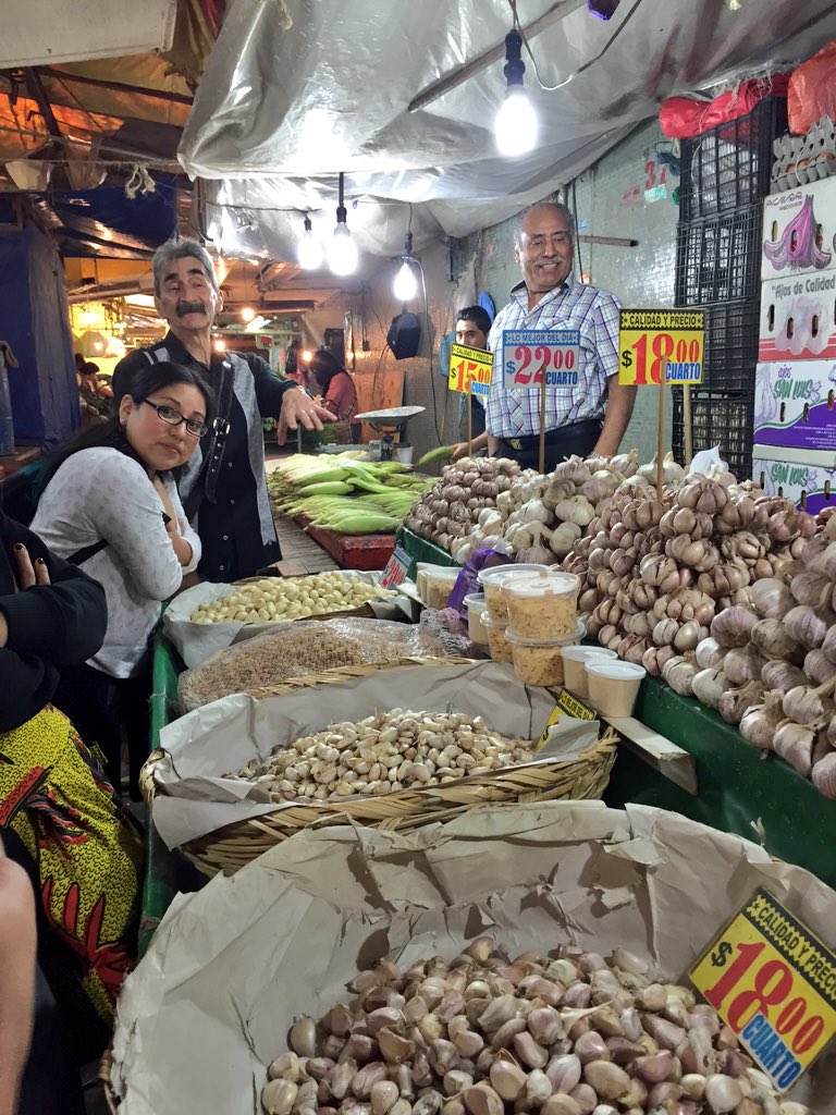 lulachef's tweet photo. El recorrido a @DistritoMerced guiado por los maestros #YuriYEdmundo fue como un sueño #CDMX #amomiciudad https://t.co/UGcZTapiCR