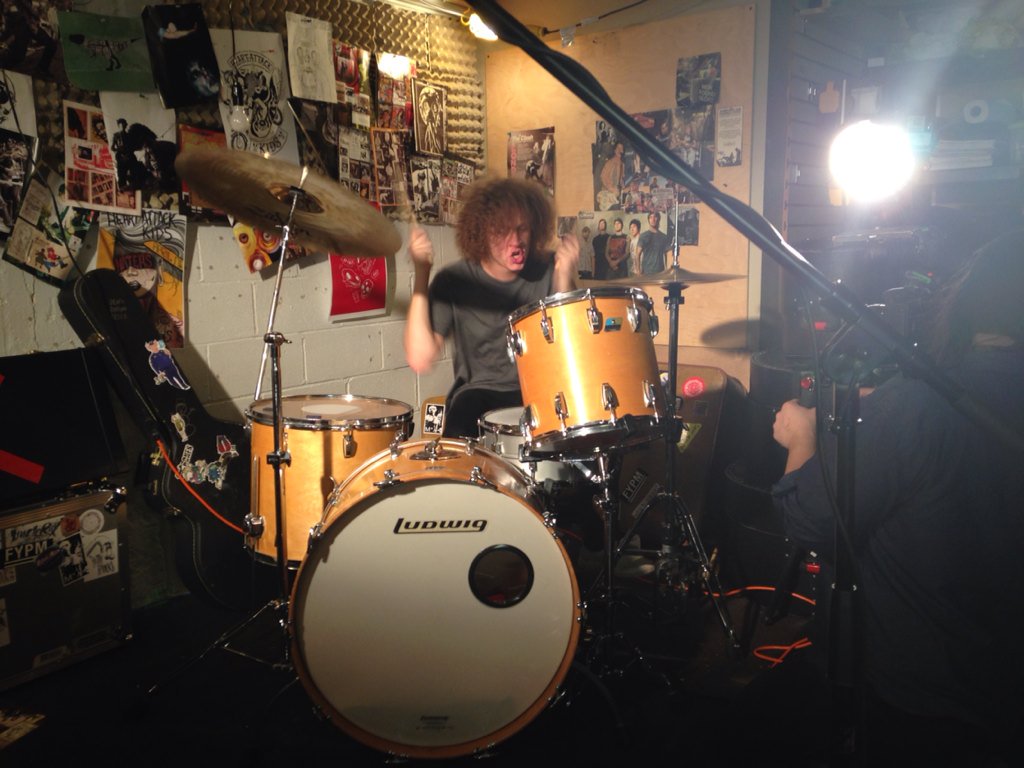 HeartAttackKids's tweet photo. Did a sweet shoot today for our new video! #NoFuture #undergroundops #ludwig #duo https://t.co/Ygrawqrff8