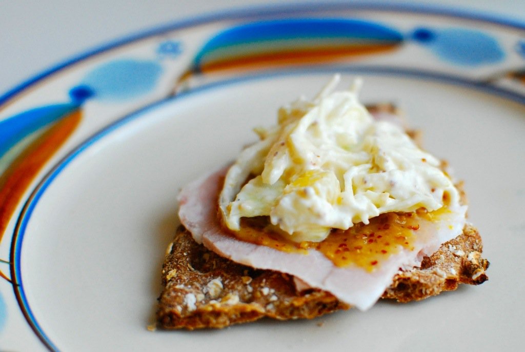 KitchenW's tweet photo. Vitkålssallad till julskinkan   https://t.co/9z2xD5N3tT #recept https://t.co/e3wZ6z6QWW