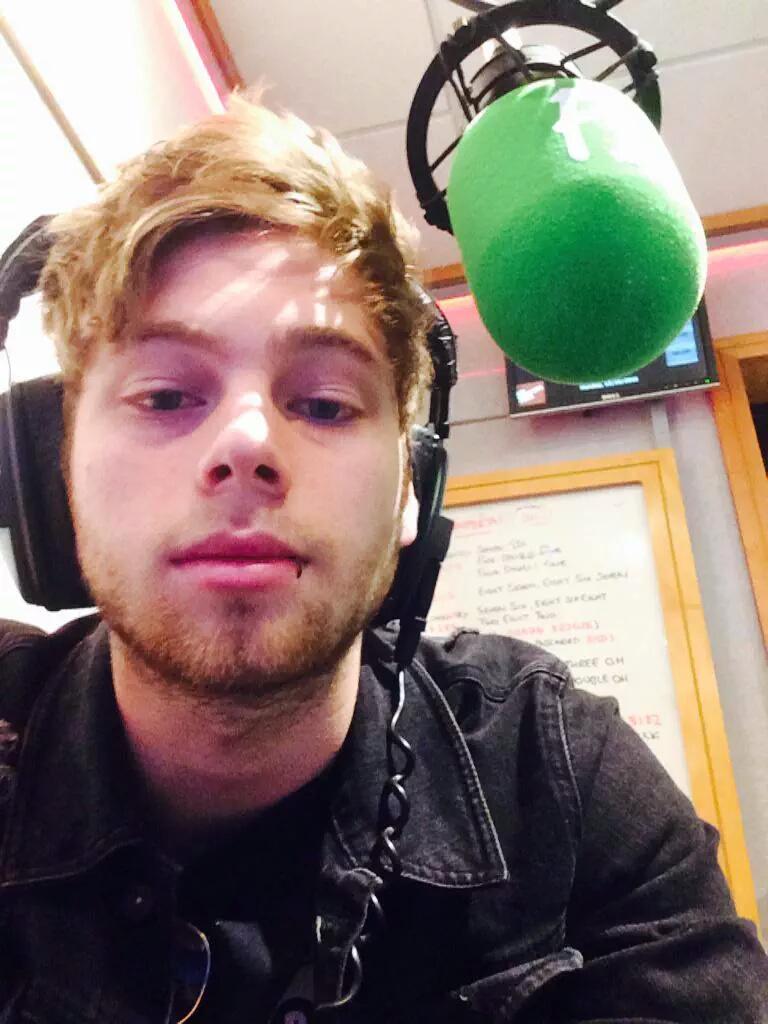 K0SM0SKTH's tweet image. Tagged by @mgcsfuckbuddy and @OHPERFBIERSACK 
*random tags*
*soz trash*