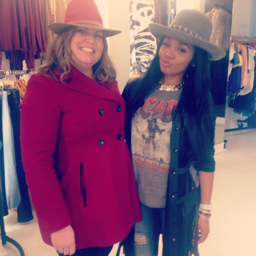 tiffany_cloud's tweet photo. So this happened today @RASHEEDA #pressed #atl #buckhead #LovedHer #SoNice #BuyHerStuff #LoveMyHat https://t.co/R00wo887yk
