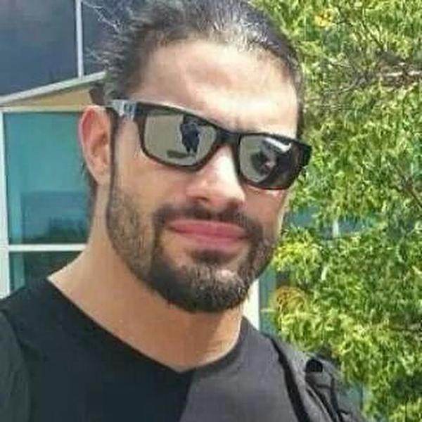 LeeshaNDessy's tweet photo. #RomanReigns #IFULuvNRProudOfHim #PostPicsCheerLoud https://t.co/TdcuH3sp6Z
