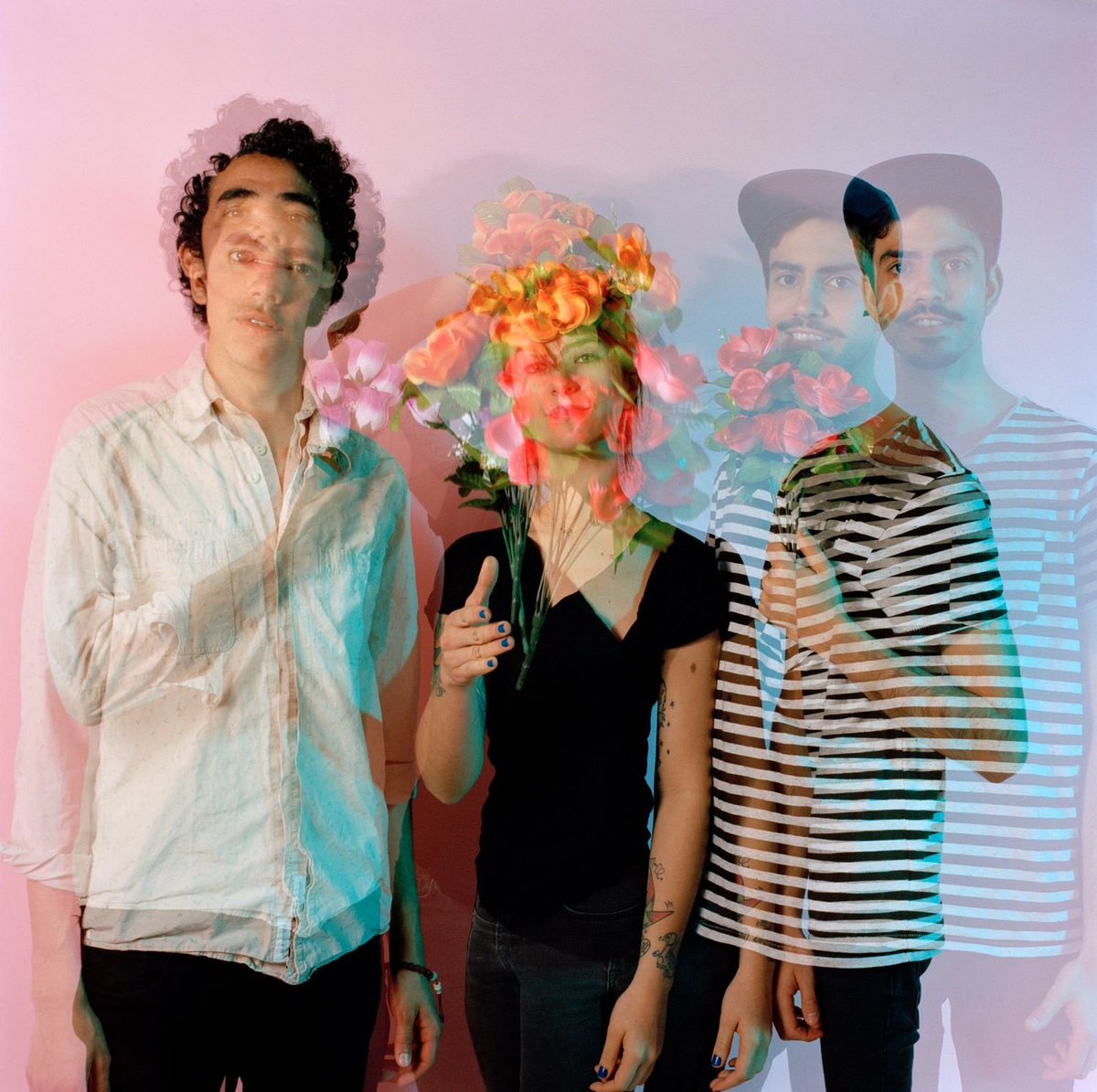 NoiseyenEspanol's tweet photo. Móntate sobre un algodón de azúcar con “Clarity”, el nuevo sencillo de @balancermusic
https://t.co/ajJyK6CUiW https://t.co/8cnIKMX4kc