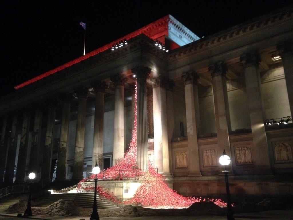 AshRobertsGK1's tweet photo. Beautiful tribute to our fallen heroes. @LsGlover24. #RemembranceSunday. #RememberThem. https://t.co/CAbJUE6lXz