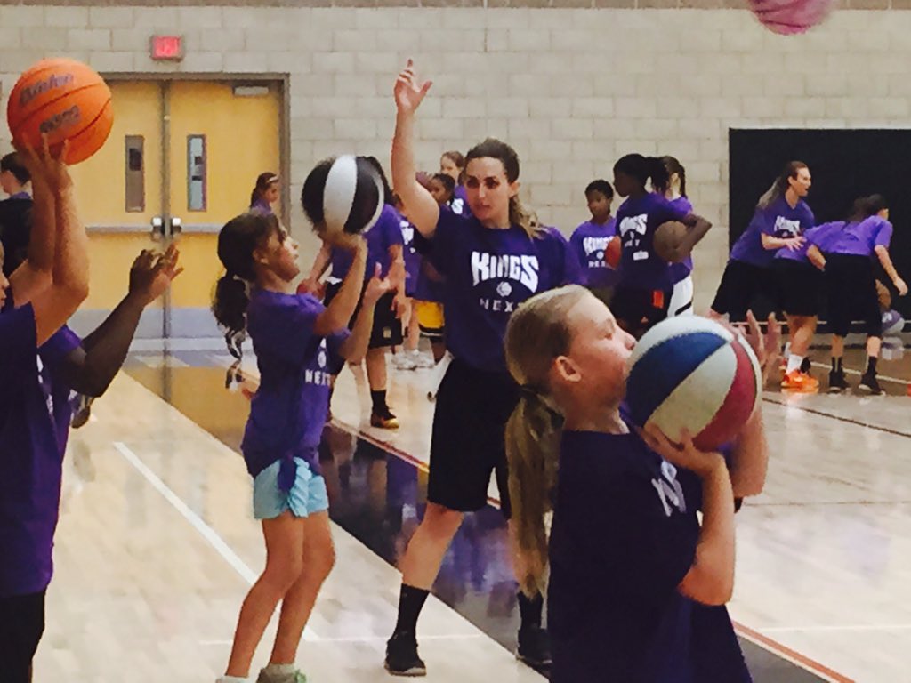 BrophySID's tweet photo. #KingsNEXT held an all-girls camp at @SFHSSacSports on Sunday @momoragan @SacramentoKings @kayte_c https://t.co/QfvEt1MkeZ