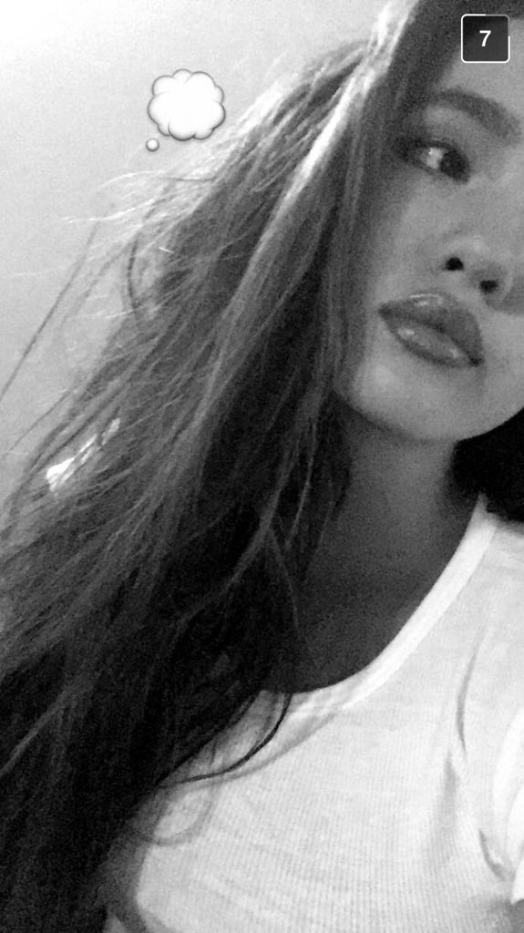 laraashleyyy's tweet photo. When @mady_wolfe snapchats you... And your self esteem goes down https://t.co/uQAvpRL4sm