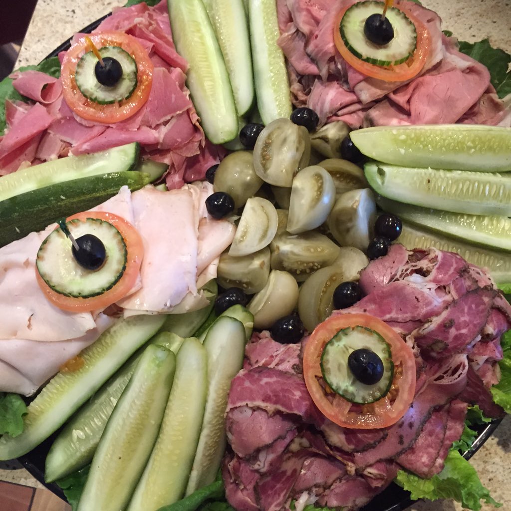 RudysDeli's tweet photo. #pastrami #cornedbeef #roastbeef #roastturkey #party https://t.co/dfaVT5MLKB