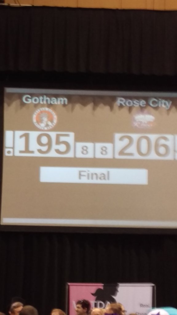 Krystal1630's tweet photo. #pantspooper for sure #wftdachamps #wftdalive @RoseCityRollers #FinalScore https://t.co/Orifb7owRP