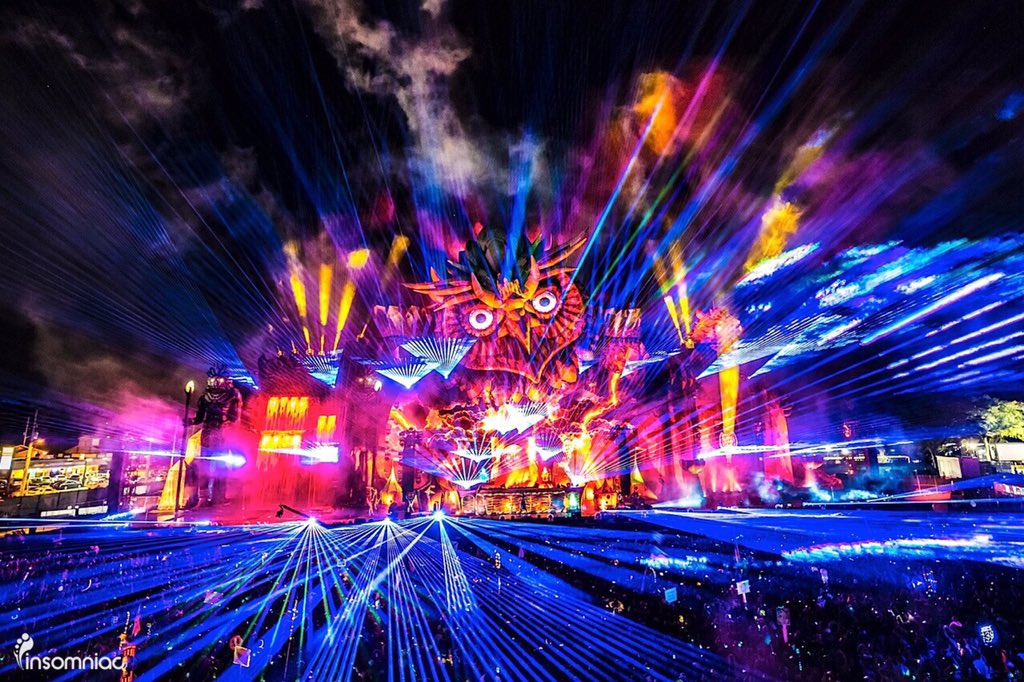 LifeAsARaver's tweet photo. EDC Orlando https://t.co/7PiX2ZKDOb