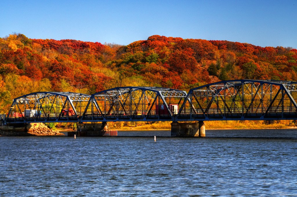BestPixMN's tweet image. The Stillwater lift bridge in the fall. #OnlyInMN