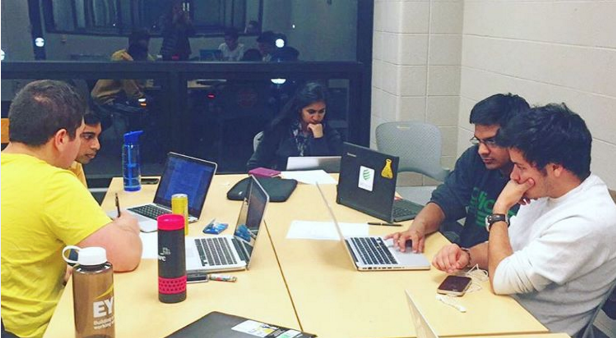180DegreesUM's tweet photo. Professional development workshop in progress--> Peer resume advising  #180degreesconsulting #doinwork https://t.co/LqqUHRqQmU