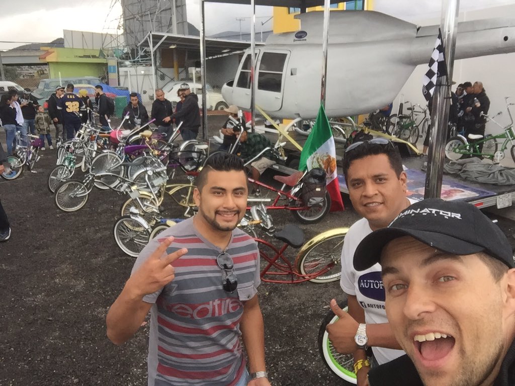 arturomacias977's tweet photo. Gracias a toda la banda de #Tuning #Ecatepec y #AutoFormasCustom por invitarme al evento increíble @goliathtv1 https://t.co/ZWgs2i7v7N