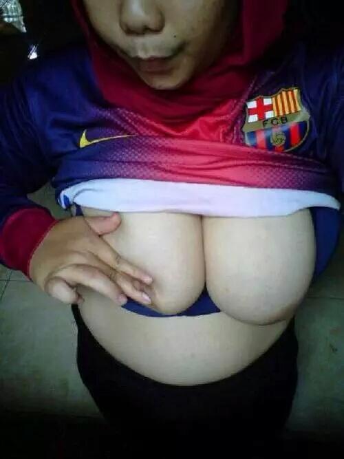 bigboobsmania's tweet photo. #ViscaBarca https://t.co/s8X7WDcV0J