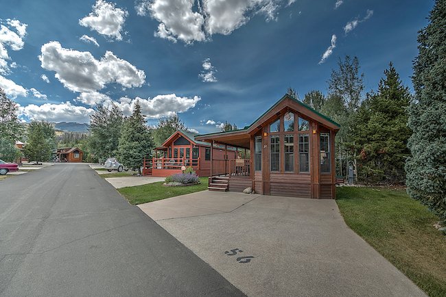 TigerRunResort's tweet photo. #Ski Transportation, cozy cabins, soothing hot tubs, a plethora of amenities.. &amp; affordable! #Travel #TigerRunResort https://t.co/APcaxWUJZr