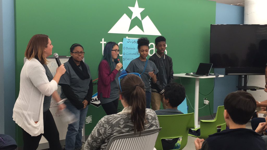 Maria_Riccobono's tweet photo. Best Execution & Design at #SWDetroit #SWDYouth - Team WhiteRoom. Great job to all the kids! @giannaramon @techstars https://t.co/4jS8czrvcI