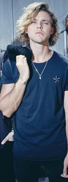 5SCS_Imagines's tweet photo. When you look good no matter what. https://t.co/EUs0Ds4QWT
